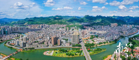 俯瞰連州城。曾亮超 攝