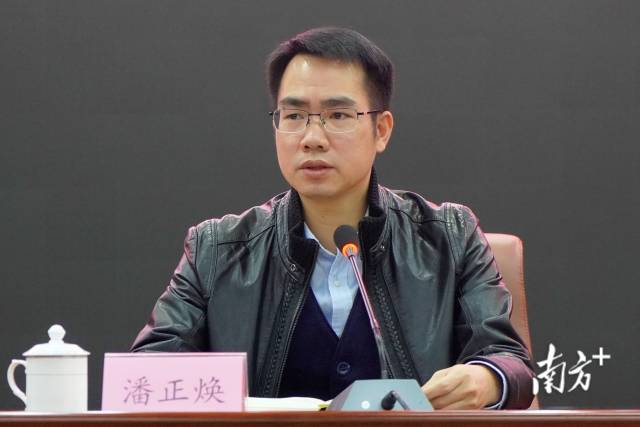 連州市委書記潘正煥提出，要始終切實(shí)把疫情防控當(dāng)作重點(diǎn)工作來抓，嚴(yán)防輸入性風(fēng)險(xiǎn)。張曉欣 攝