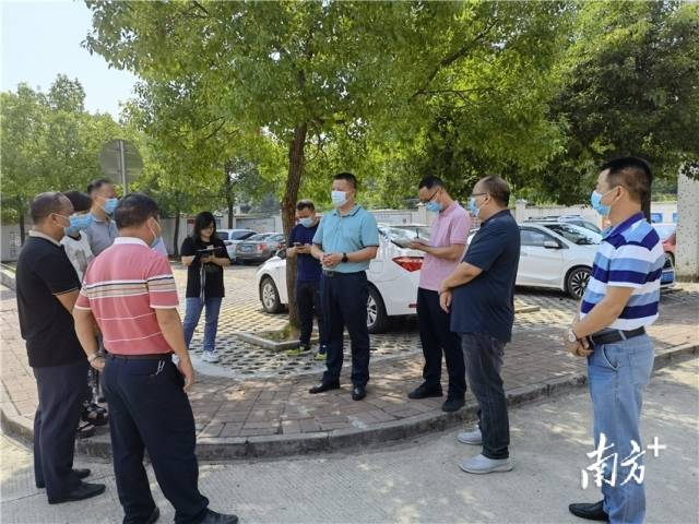 現(xiàn)場(chǎng)調(diào)研。