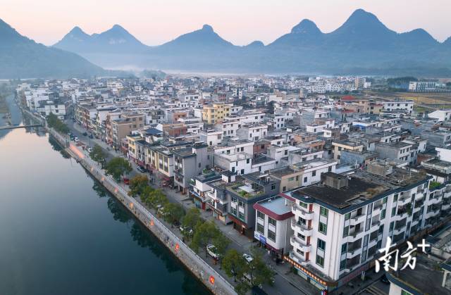 保安鎮(zhèn)街頭。