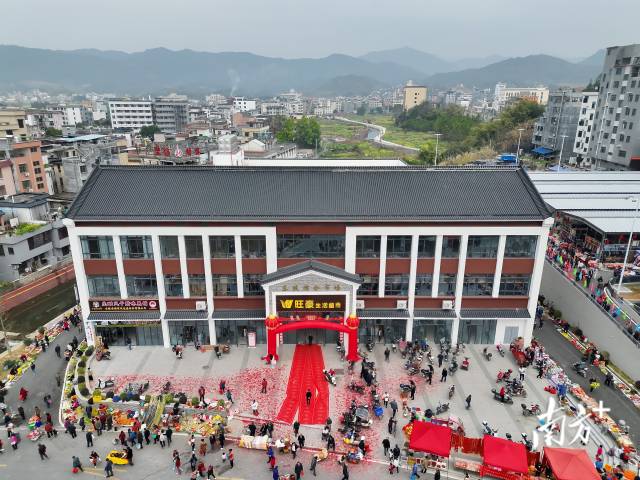 新建的東陂綜合市場投資2800萬元，占地面積約14000平方米。