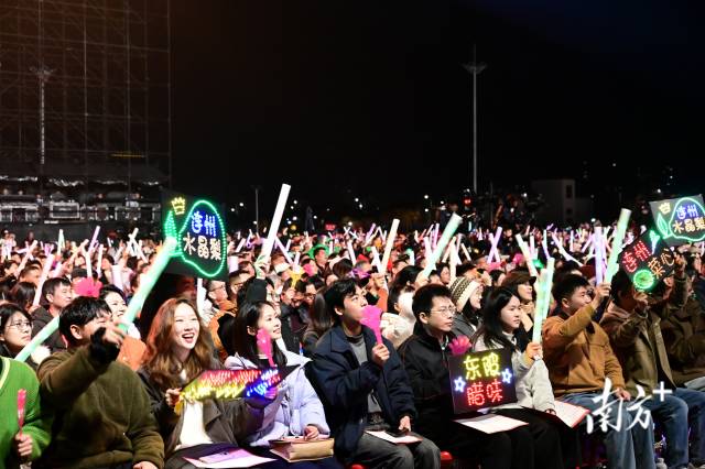 連州“演藝+”模式，真正實(shí)現(xiàn)“一場演出帶火一座城”。黃瀅 攝