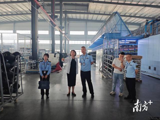 服務(wù)團隊深入企業(yè)一線指導(dǎo)數(shù)據(jù)知識產(chǎn)權(quán)保護工作。