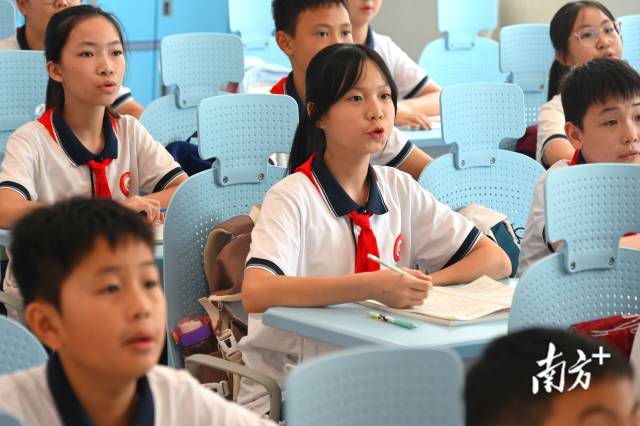 “十四五”期間，連州教育總投入約57.5億元，改擴(kuò)建學(xué)校53所，新增公辦學(xué)位14755個(gè)。黃津 攝